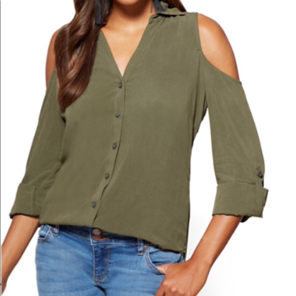 ❗️last one❗️New soft,  cold shoulder  green blouse - Picture 2 of 4
